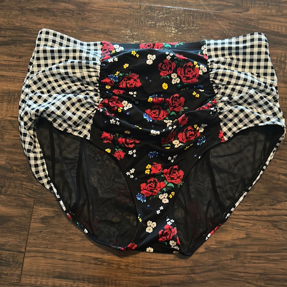 Torrid size 2 high waisted bottom
